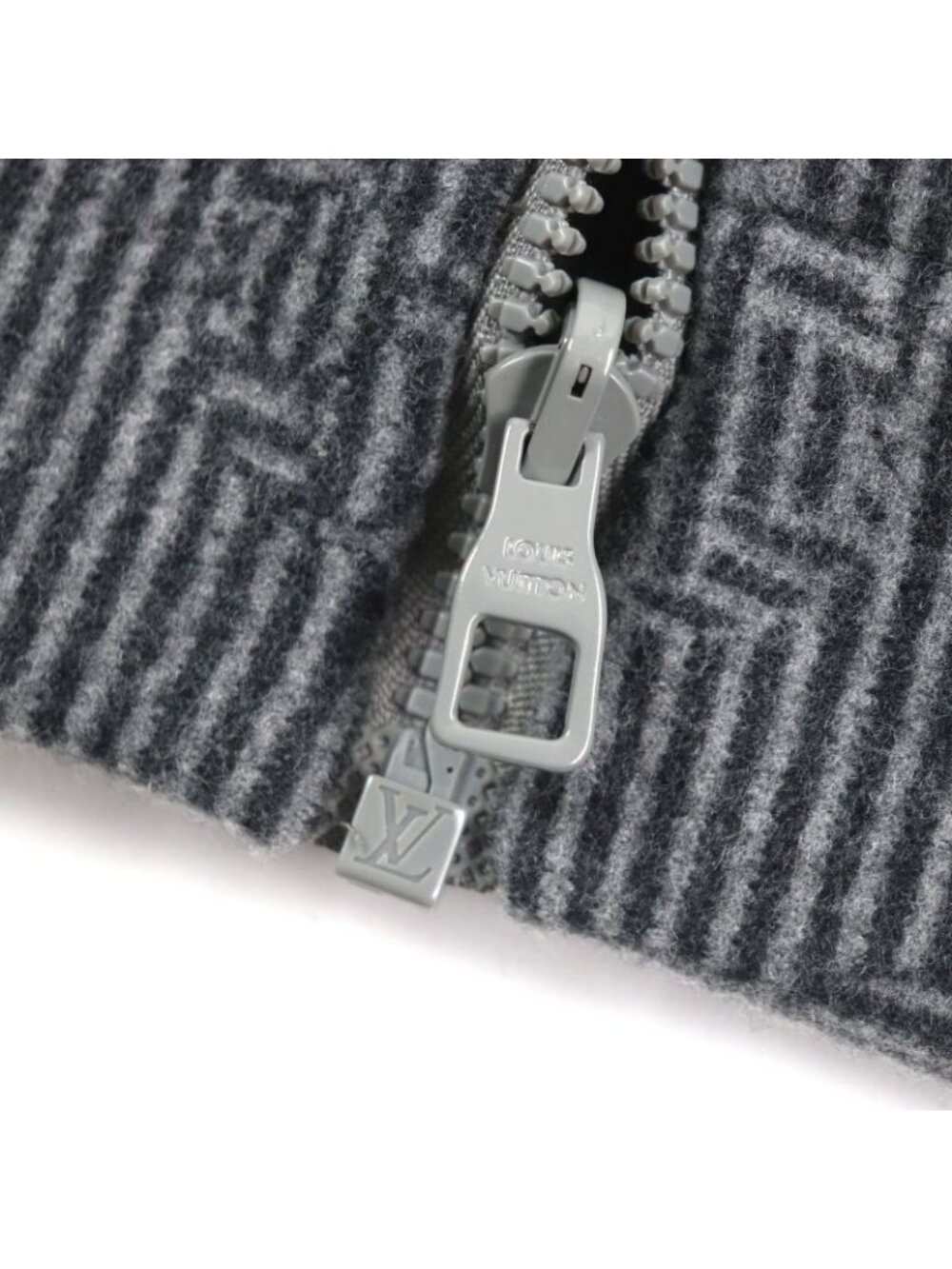 Louis Vuitton 2023 Hob52 E Monogram Stripe Logo Embroidery Zip-up Reversible - Picture 8 of 14